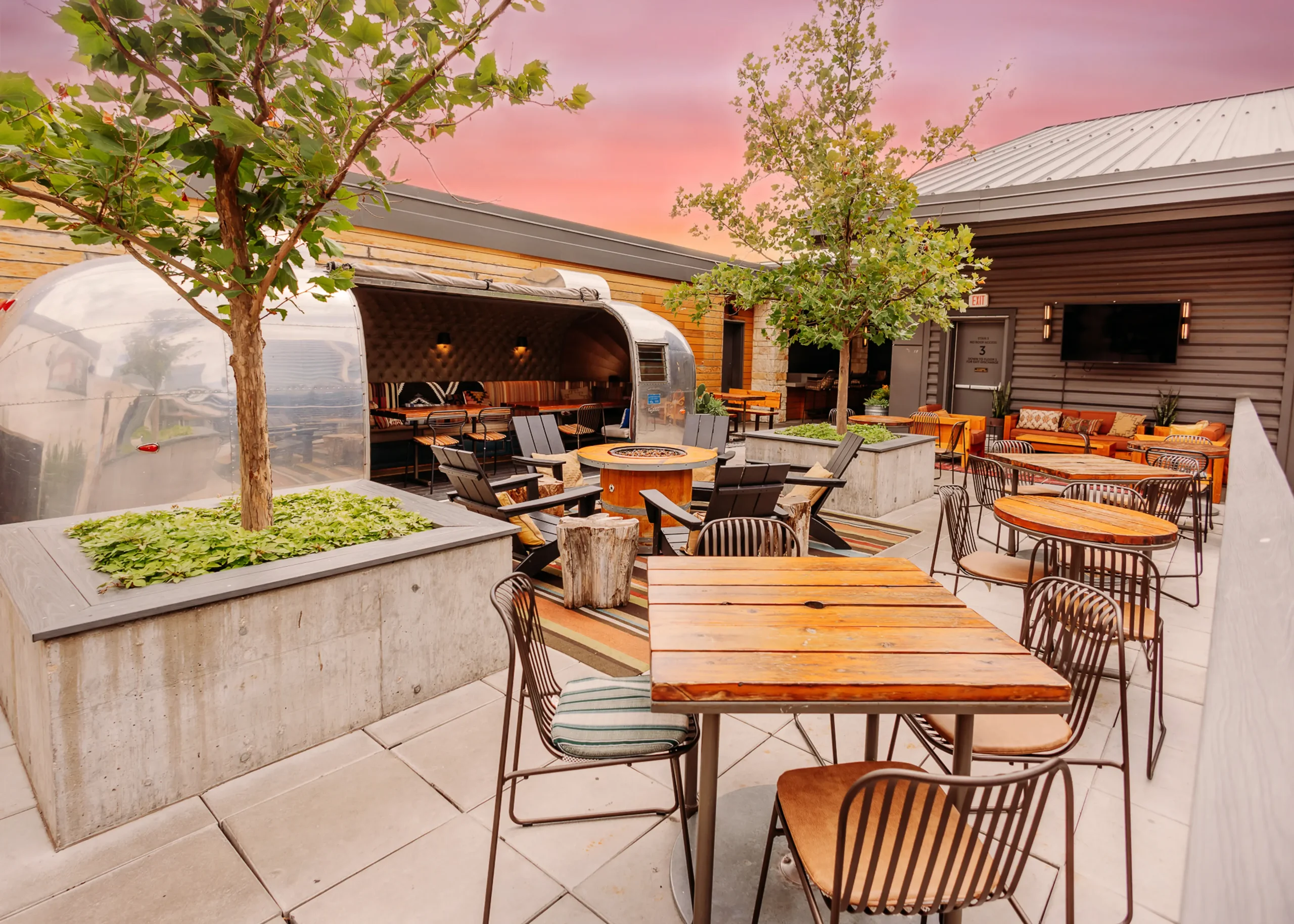 Outdoor Seating Dining